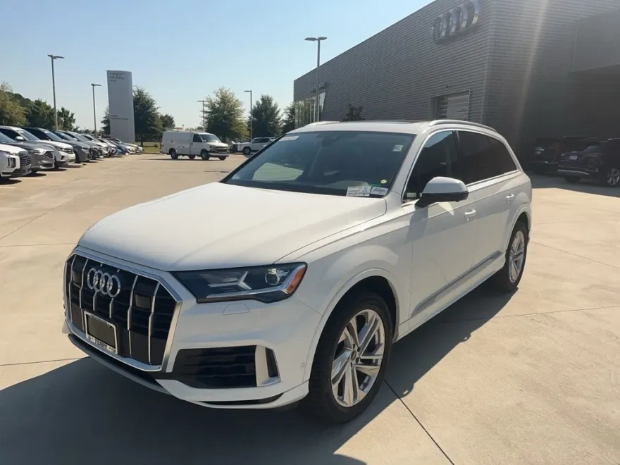 2023 Audi Q7 55 Premium Plus photo 1
