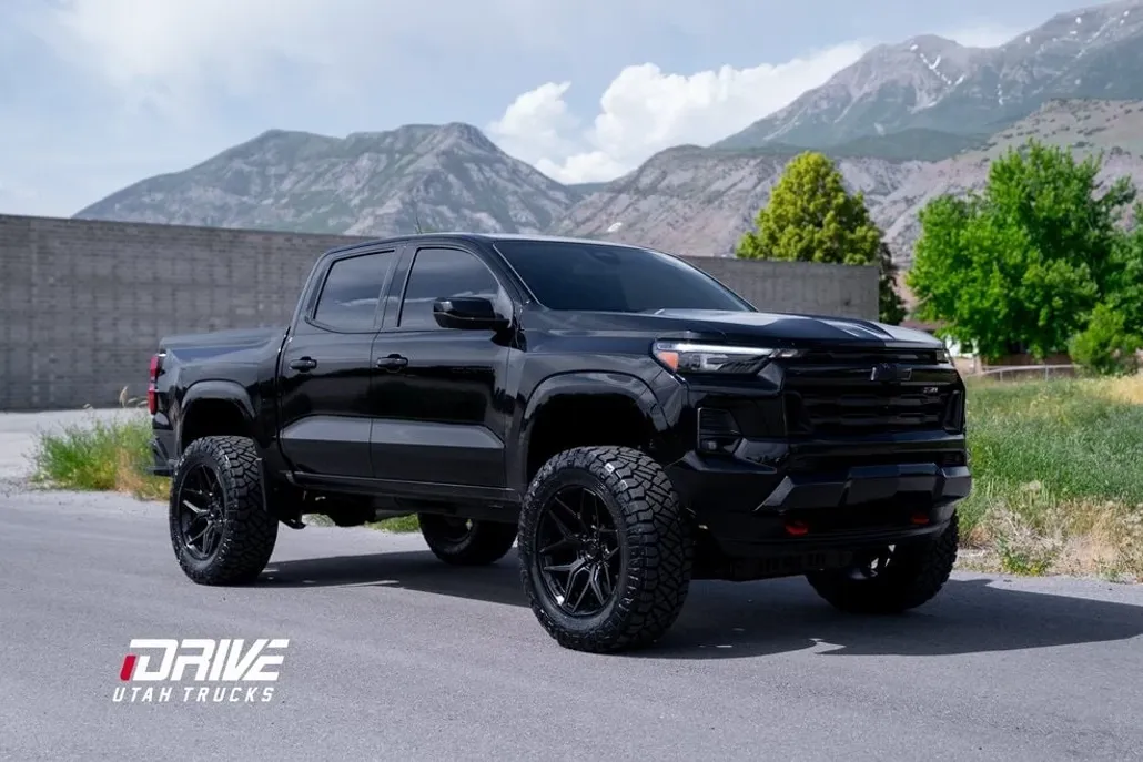 2024 Chevrolet Colorado Z71 photo 1