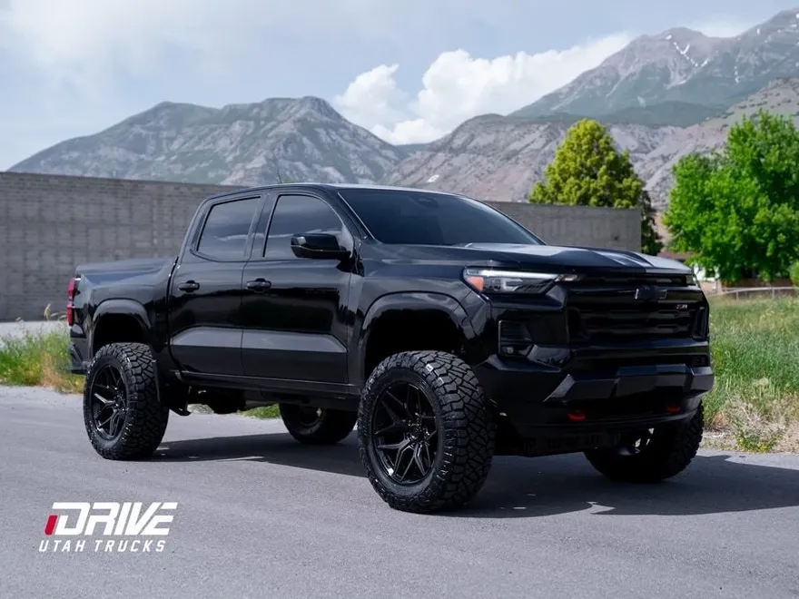2024 Chevrolet Colorado Z71 photo 1