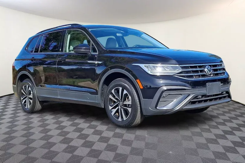 2022 Volkswagen Tiguan S photo 1