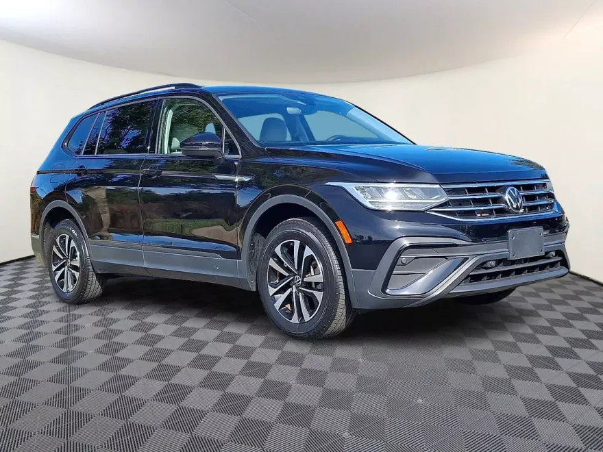 2022 Volkswagen Tiguan S photo 1