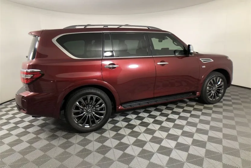 2021 Nissan Armada Platinum photo 1