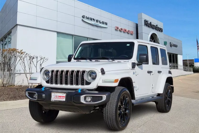 2024 Jeep Wrangler 4xe Sahara photo 1