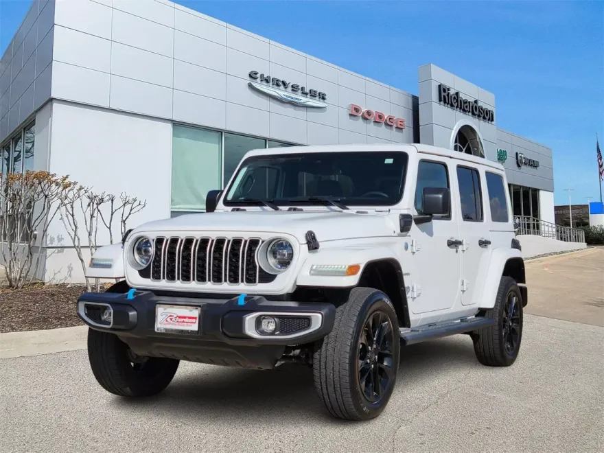 2024 Jeep Wrangler 4xe Sahara photo 1