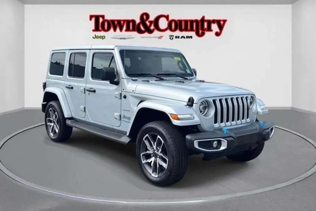 2022 Jeep Wrangler 4xe Unlimited Sahara photo 1