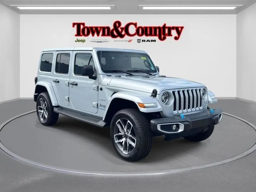 2022 Jeep Wrangler 4xe Unlimited Sahara photo 1