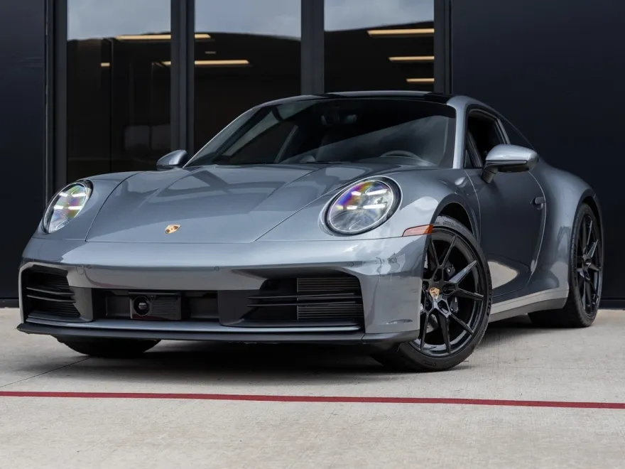 2025 Porsche 911 photo 1