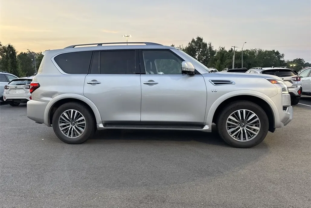 2021 Nissan Armada SL photo 1