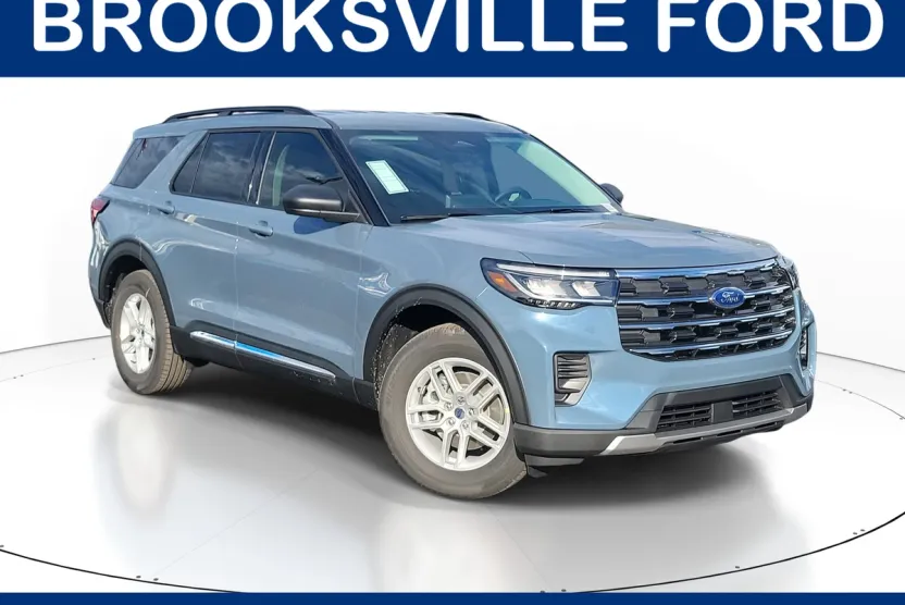 2025 Ford Explorer photo 1