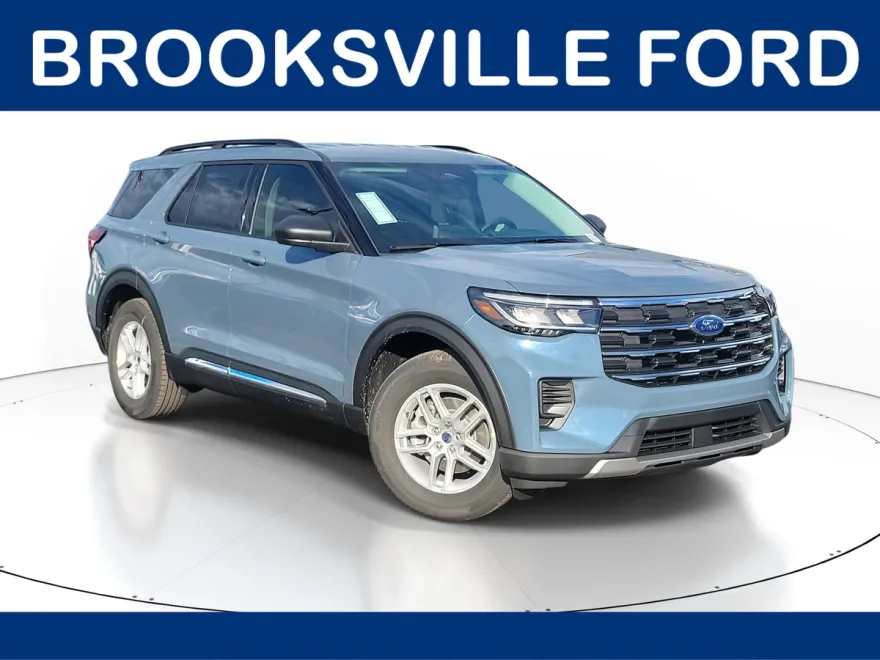 2025 Ford Explorer photo 1