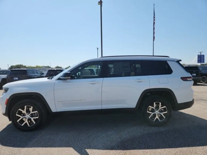 2025 Jeep Grand Cherokee Limited photo 1