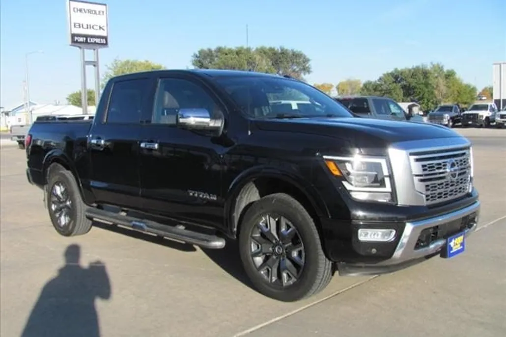2021 Nissan Titan Platinum Reserve Crew Cab photo 1