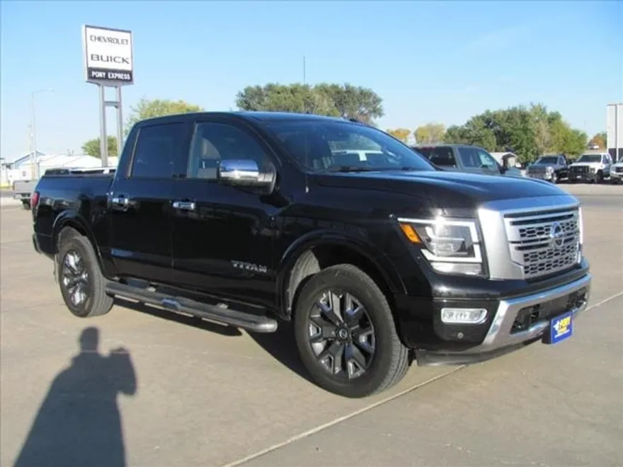2021 Nissan Titan Platinum Reserve Crew Cab photo 1