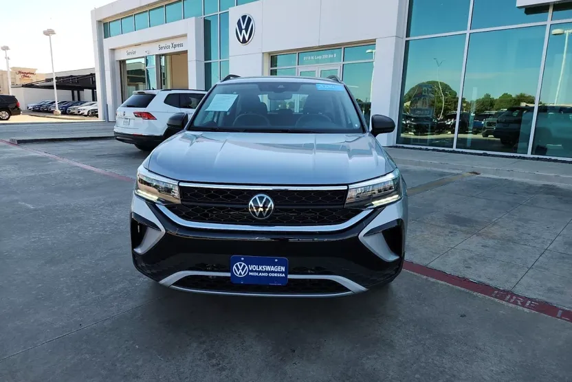 2024 Volkswagen Taos S photo 1