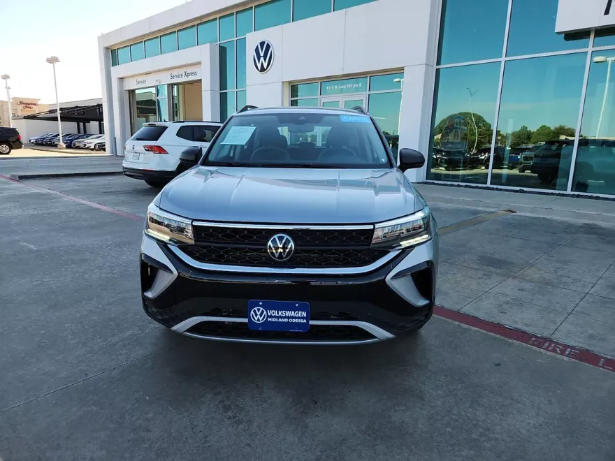 2024 Volkswagen Taos S photo 1