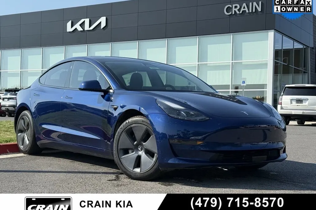 2021 Tesla Model 3 Standard Range Plus photo 1