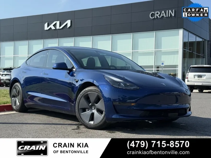 2021 Tesla Model 3 Standard Range Plus photo 1