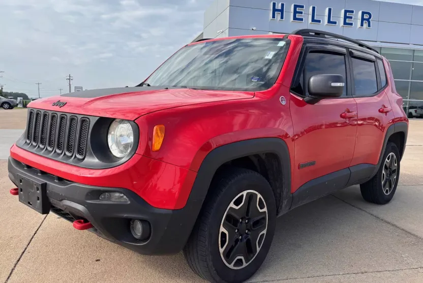 2016 Jeep Renegade Trailhawk photo 1