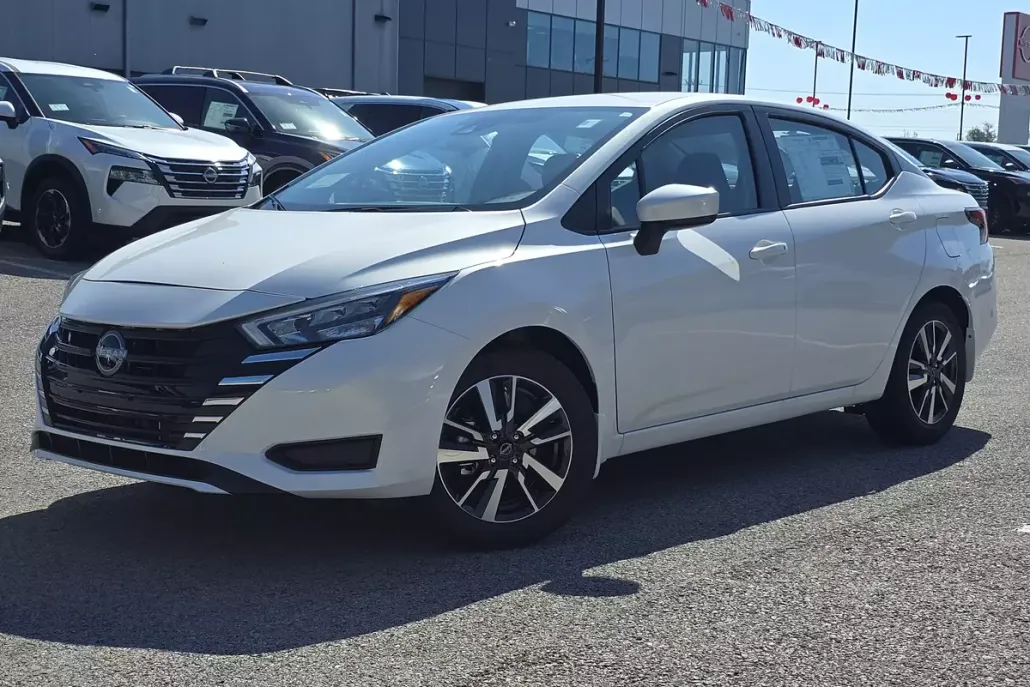 2025 Nissan Versa SV photo 1