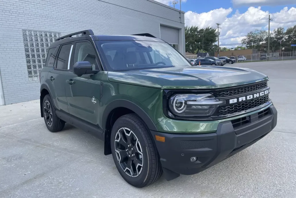 2025 Ford Bronco Sport Outer Banks photo 1