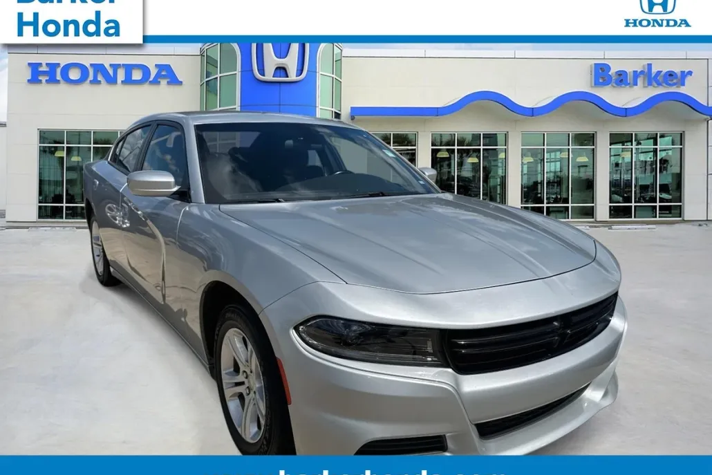 2022 Dodge Charger SXT photo 1