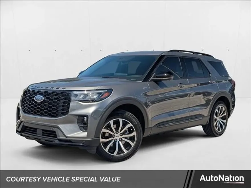 2025 Ford Explorer ST-Line photo 1