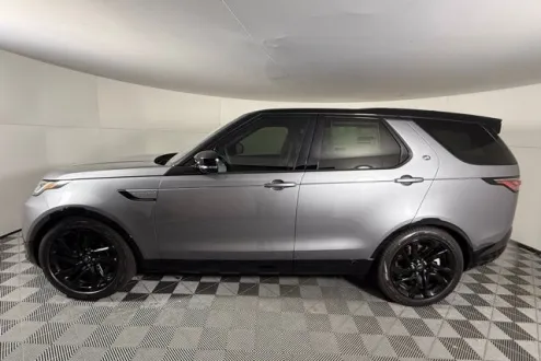 2025 Land Rover Discovery SE photo 3