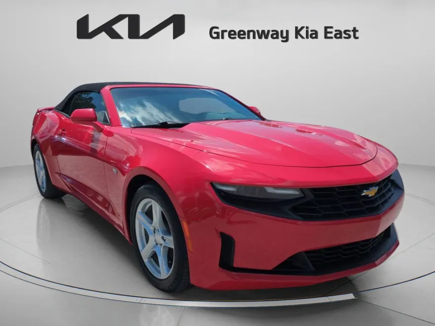 2022 Chevrolet Camaro 1LT photo 1