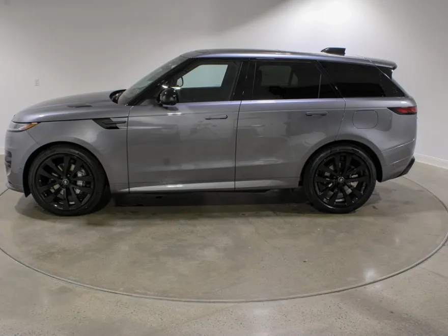 2025 Land Rover Range Rover Sport SE photo 1