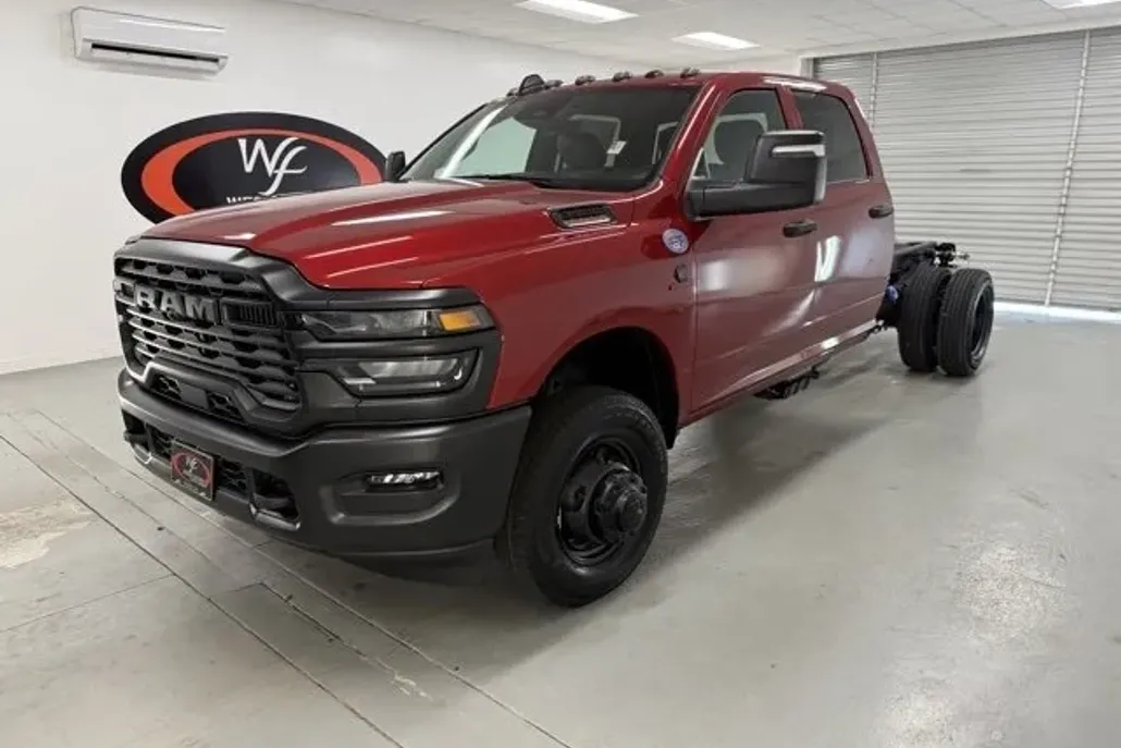 2025 Ram 3500 Tradesman photo 1