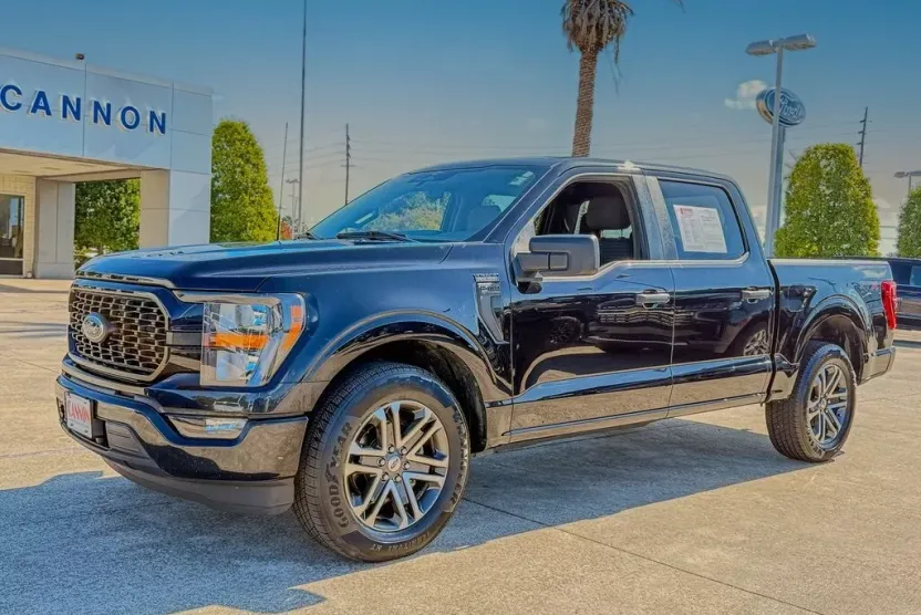 2023 Ford F-150 XL photo 1