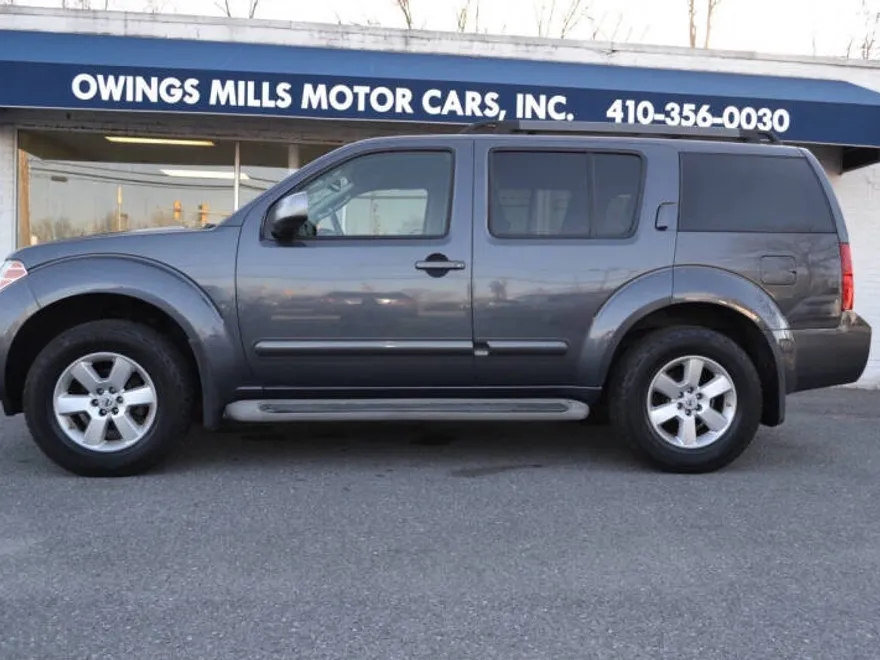 2012 Nissan Pathfinder SV photo 1