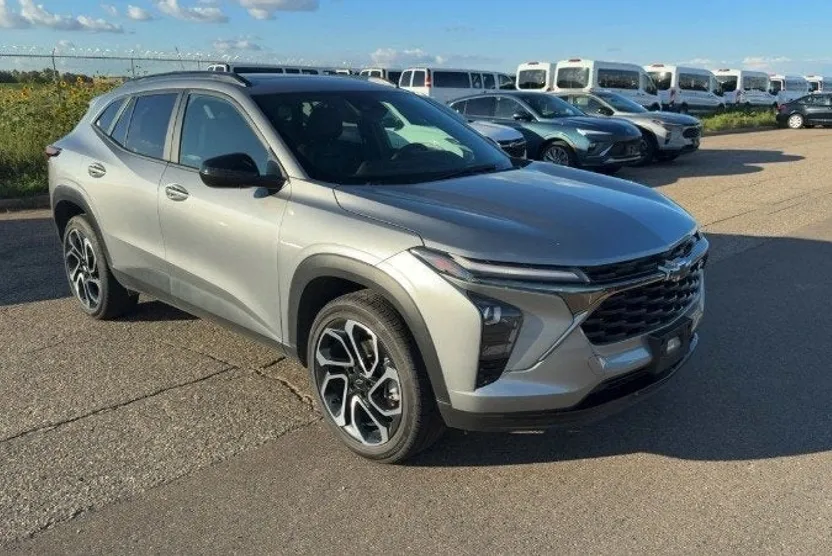 2024 Chevrolet Trax photo 1