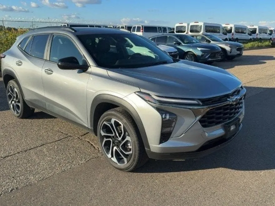 2024 Chevrolet Trax photo 1