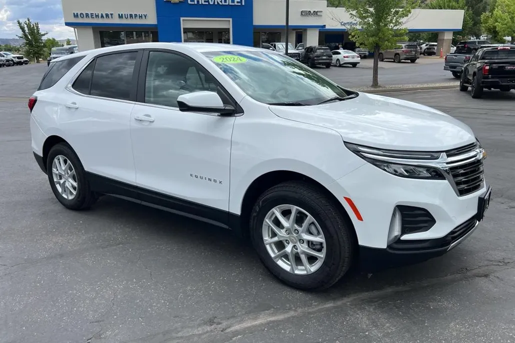 2024 Chevrolet Equinox LT photo 1