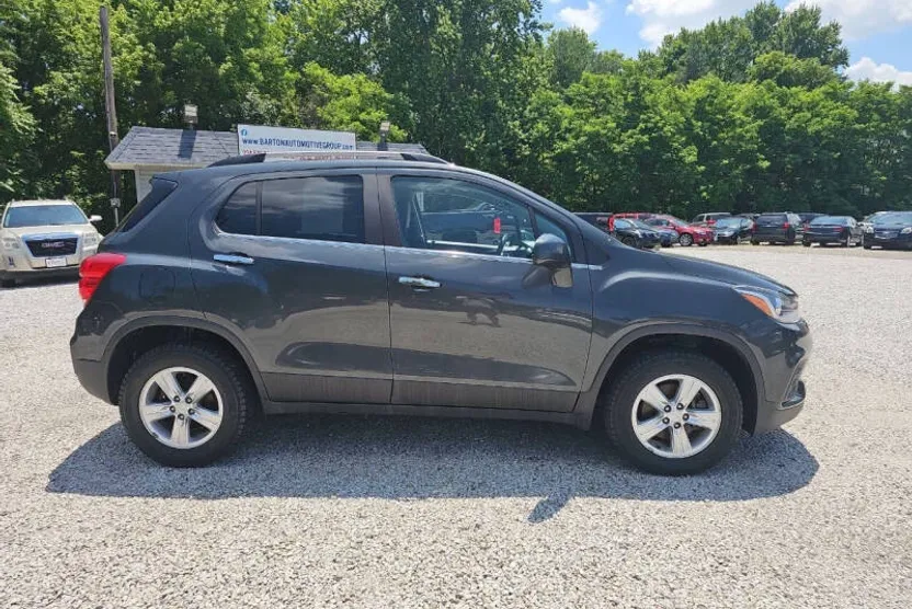 2017 Chevrolet Trax LT photo 1