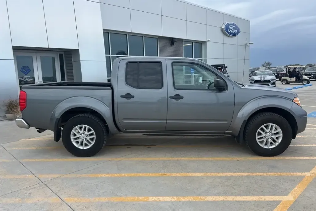 2018 Nissan Frontier SV photo 1