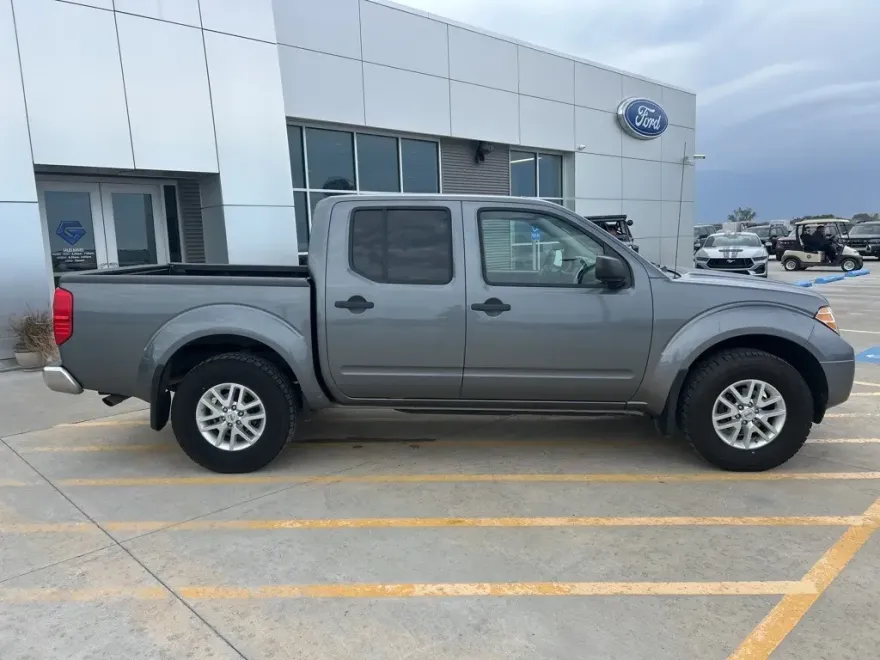 2018 Nissan Frontier SV photo 1