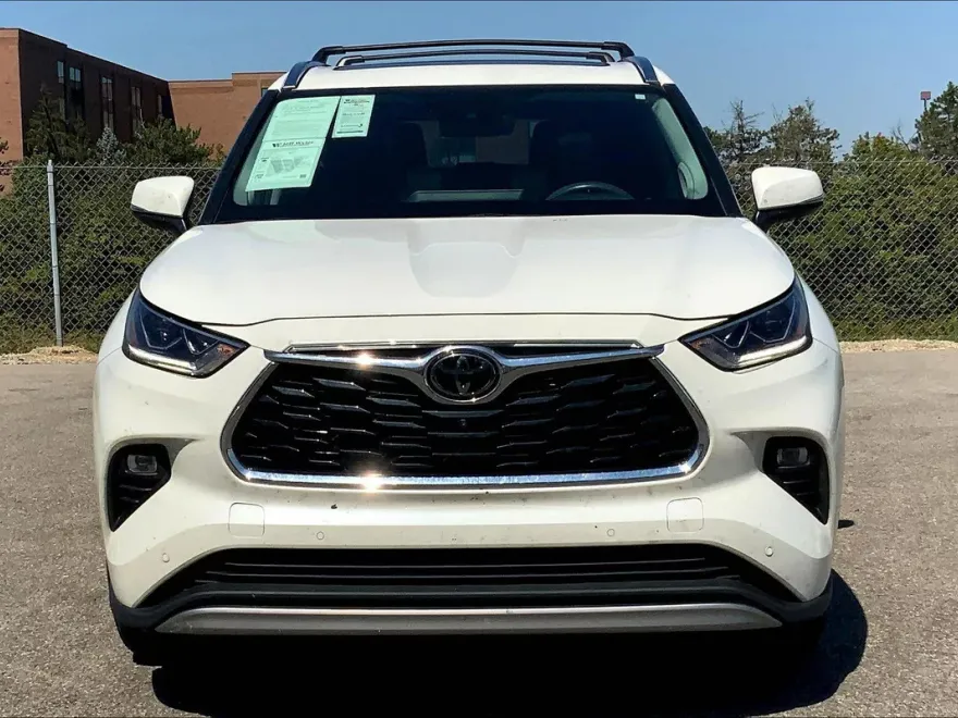 2021 Toyota Highlander Platinum photo 1