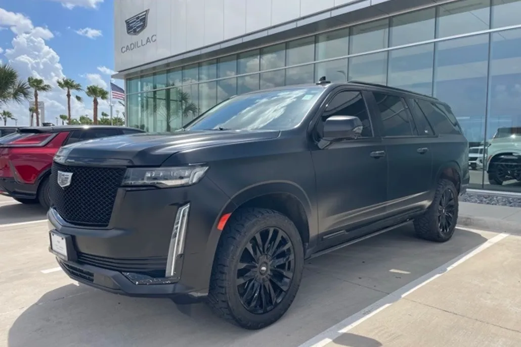 2023 Cadillac Escalade ESV Premium Luxury photo 1