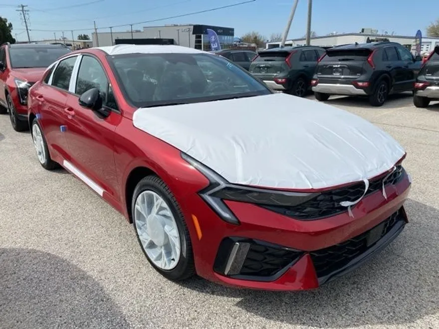 2025 Kia K5 GT-Line photo 1