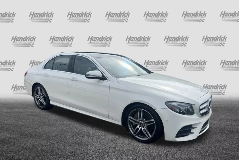 2018 Mercedes Benz E 400 Sedan photo 1