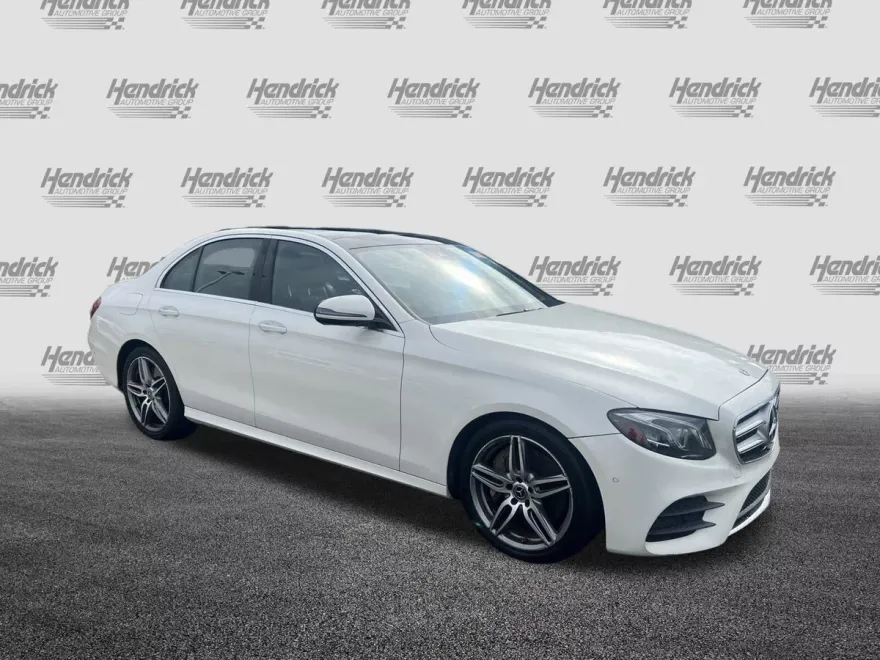 2018 Mercedes Benz E 400 Sedan photo 1