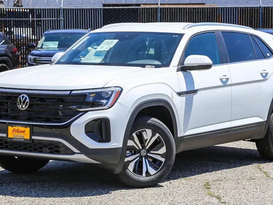 2026 Volkswagen Atlas Cross Sport SE Technology photo 1