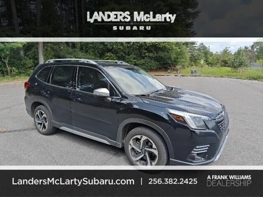 2023 Subaru Forester Touring photo 1