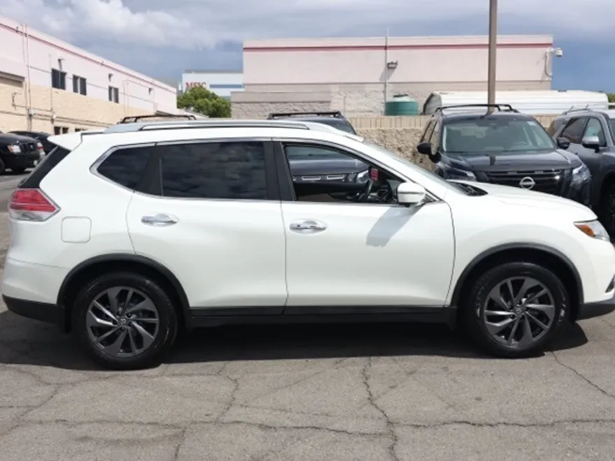 2016 Nissan Rogue SL photo 1