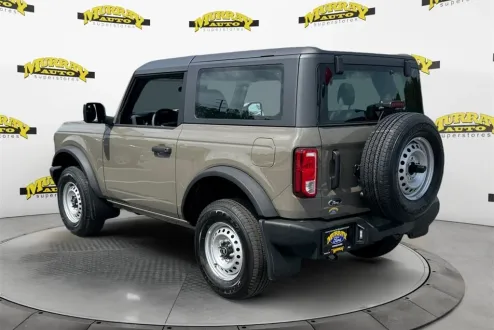 2025 Ford Bronco Base photo 3
