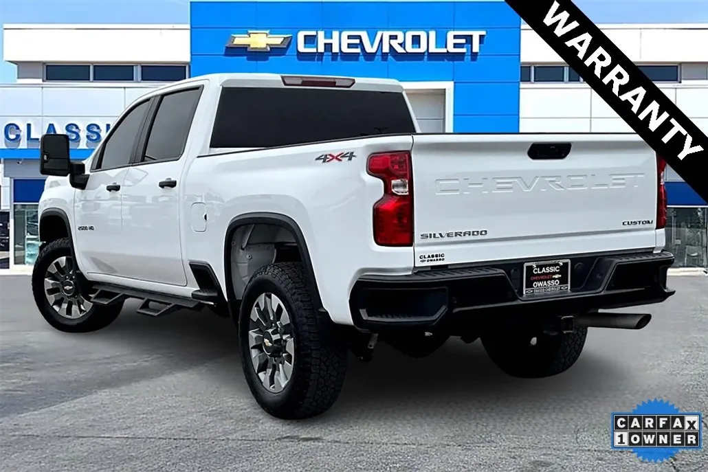 2024 Chevrolet Silverado 2500HD Custom photo 1