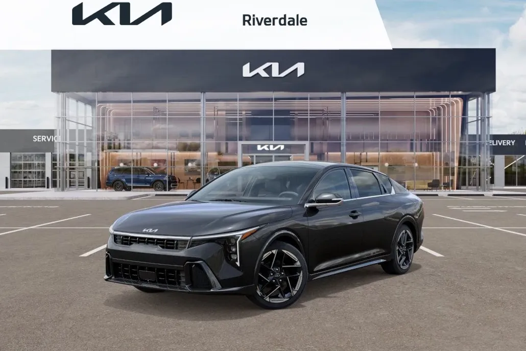 2025 Kia K4 GT-Line photo 1