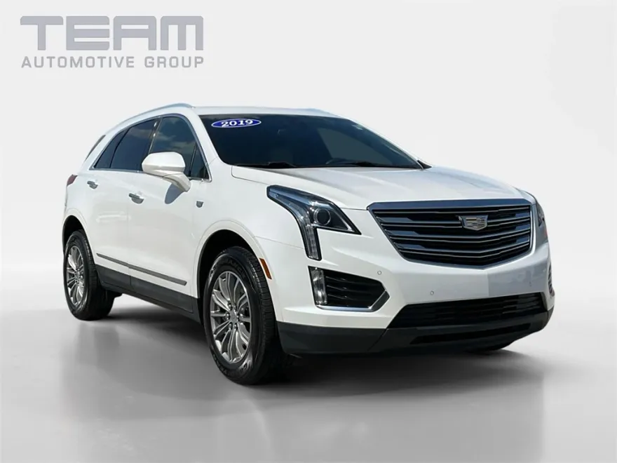 2019 Cadillac XT4 Luxury photo 1